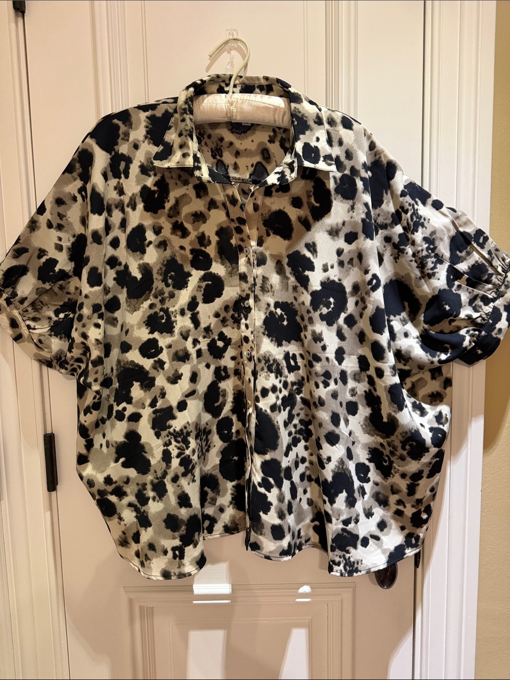 Anniewear Black, Ivory & Taupe Animal Print Women's Blouse-NWOT size S/M